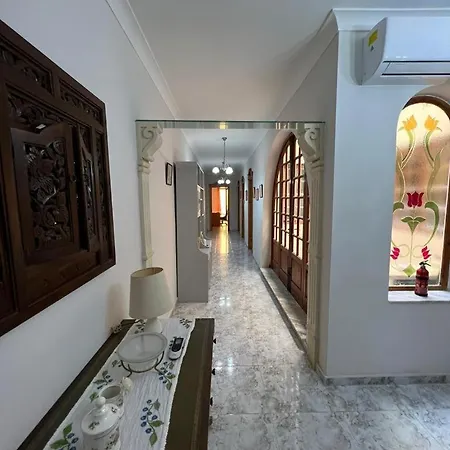 Дом отдыха Private Garage Included - Sea Side *