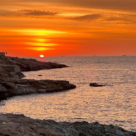 Private Garage Included - Sea Side *