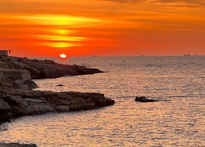 Private Garage Included - Sea Side *