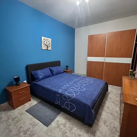 Private Garage Included - Sea Side