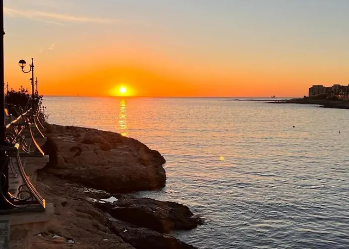 Private Garage Included - Sea Side *