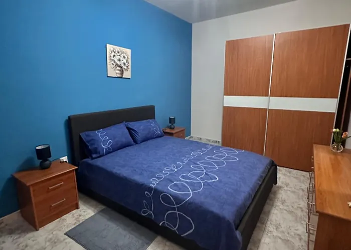 Private Garage Included - Sea Side